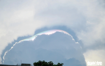 Massive iridescent clouds spotted in Hanoi sky