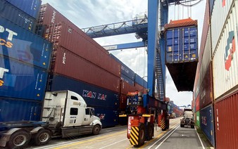 Vietnamese enterprises suffer from growing sea freight prices