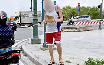 Is it advisable to give money to foreign begpackers in Vietnam?