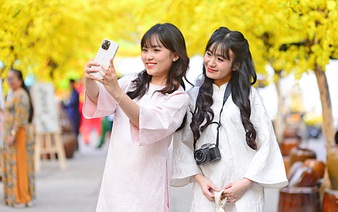 AI-powered smartphones gain popularity in Vietnam ahead of Tet celebrations
