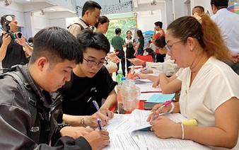 Vietnamese students struggle to secure internships amid experience requirements