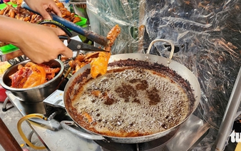 Ramadan food market in Ho Chi Minh City draws crowds every afternoon
