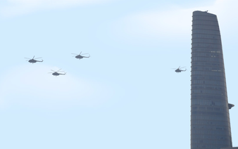 Helicopters, fighter jets rehearse over Ho Chi Minh City ahead of 50th Reunification Day