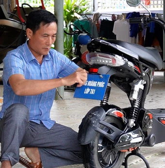 Biển số xe độc lạ ở Phú Thọ có tên, lớp của học sinh: Phụ huynh và nhà trường nói gì?