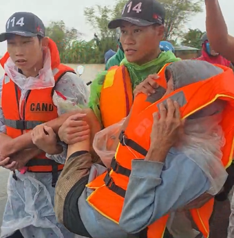 Mưa lũ miền Trung làm 68 người chết và mất tích, thiệt hại gần 9.000 tỉ đồng