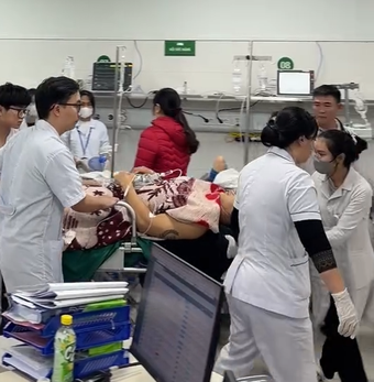 Bệnh viện thông tin tình trạng sức khỏe của các nạn nhân vụ lật xe ở Lào Cai