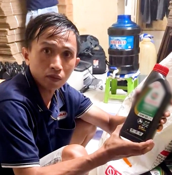 Cận cảnh kho xưởng của đường dây làm 220.000 sản phẩm nhớt giả, bán trên Shopee, Lazada