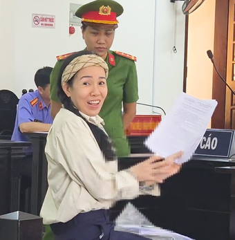 YouTuber Đinh Lan hầu tòa vì loạt video liên quan bà Nguyễn Phương Hằng