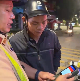 Bị khởi tố vì lén lút lấy lại xe máy của mình trong bãi tạm giữ