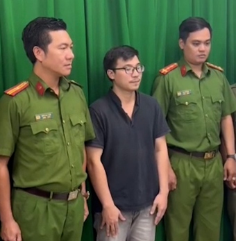 Khởi tố người hành hung tài xế, đạp gãy kính chiếu hậu xe công nghệ ở TP.HCM