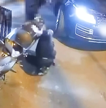 Tài xế Range Rover khai lý do chọc thủng 2 lốp xe SH đỗ trong ngõ ở Hà Nội