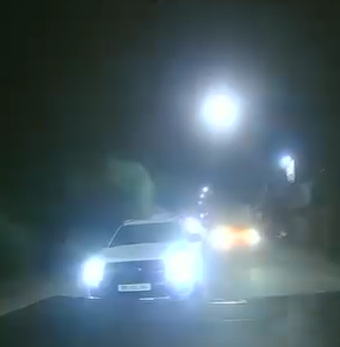 Mâu thuẫn mua sầu riêng, nhóm người dùng 3 xe bán tải truy đuổi, đánh người nhập viện ở Đồng Tháp