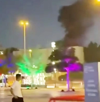 Cơ sở CIA ở Saudi Arabia bị drone Iran đánh trúng, khói đen bốc cao sau tiếng nổ lớn