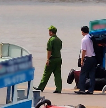 Hai người dự tiệc sinh nhật rơi xuống sông mất tích khi tàu cập bến tại Mỹ Tho