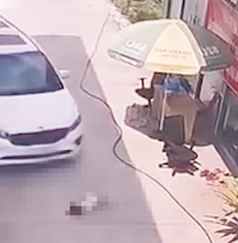 Bé gái bị ô tô cán tử vong tại cây xăng ở Bến Cát, công an trích xuất camera điều tra