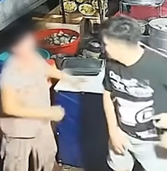 Xác minh vụ người phụ nữ lớn tuổi bị thanh niên hành hung tại quán bánh bèo ở phường Quy Nhơn Nam