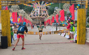 Trăm hoa marathon đua nở