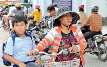 Hội phụ huynh: Tiếp sức cho ai?