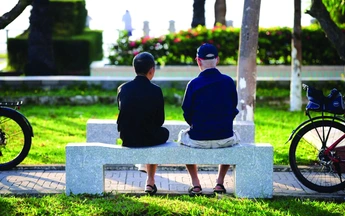 Chăm sóc tuổi già - xin đừng nửa thương nửa nợ