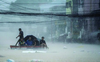 Sông trên trời, lũ dưới đất