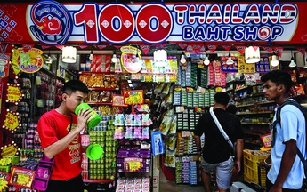 Dầu thảo dược yadom: Nét văn hóa hít hà của người Thái