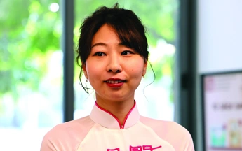 Rie Qudan: "Tôi muốn suy tư về cái đúng đắn trong chiều không - thời gian của tiểu thuyết"