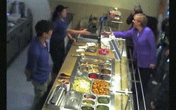 Thủ tướng Đức Merkel ghé quán ăn Việt Nam