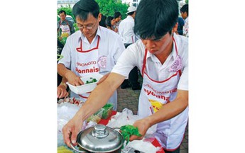 Khi phụ nữ vội về nhà nấu cơm