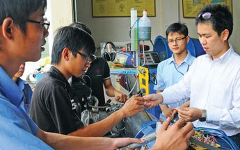 Cửa hẹp cho nhà nghiên cứu trẻ
