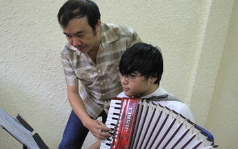 Một khoa, một thầy và một trò...
