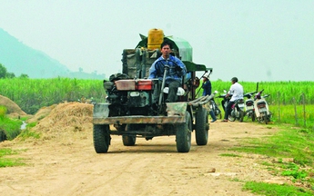 Những người hiến đất lặng lẽ