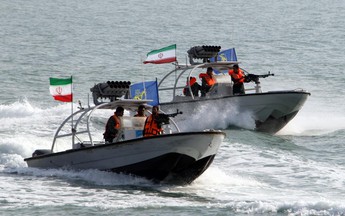 Từ eo biển Hormuz đến Biển Đông