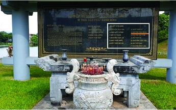 Ai là ai trên bia tưởng niệm?