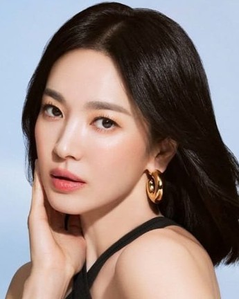 Song Hye Kyo từng bỏng khi quay Dark Nuns