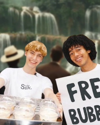 Danh tính 2 anh Tây ghi hình Cao Bằng đẹp như phim xi nê