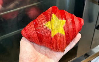 In Vietnam, French-trained baker crafts special cakes marking 50th Reunification Day with national pride