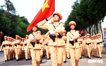 Police officers, cadets endure scorching heat in final rehearsals for Vietnam’s Reunification Day parade