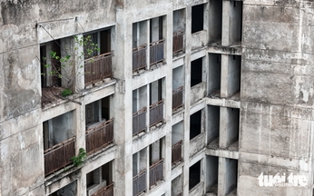 Thousands of unused public housing units left to deteriorate in Hanoi