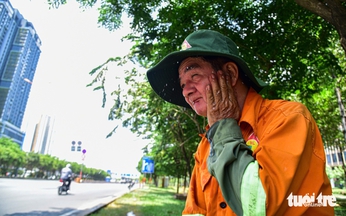 Scorching heat drives Ho Chi Minh City residents to find every way possible to stay cool