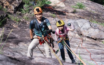 Vietnamese cave explorer, 12-year-old daughter conquer 300-meter waterfall in Hue
