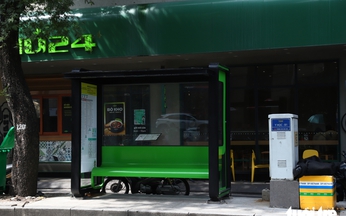 Ho Chi Minh City refines new bus stop design after public feedback