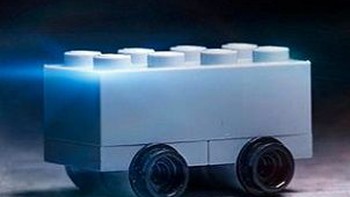 "Troll" Cybertruck của Tesla, Lego Úc tung ra mẫu xe chống vỡ chính hãng