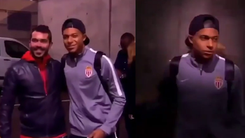 Siêu sao Mbappe "lật mặt" cực nhanh khi chụp ảnh với fan