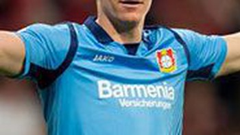 Những pha "đẻ trứng", "thủng găng" ngớ ngẩn tại Bunesliga - Phần 1