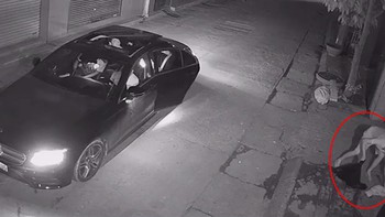 Đi xe Mercedes bắt trộm mèo ở Hà Nội