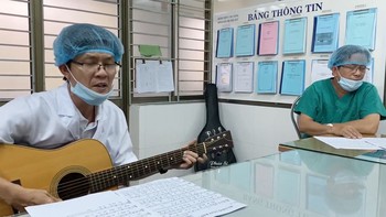 'Tiếng hát từ tâm dịch' lay động lòng người của các bác sĩ bệnh viện C Đà Nẵng