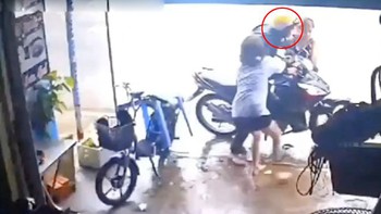 Tên trộm điện thoại 'no đòn' vì bị bắt quả tang