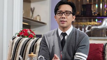 Chó gà 'tỉ thí võ công', dân mạng cười nắc nẻ