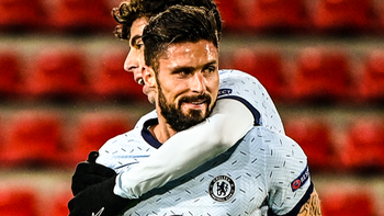 ‘Đầu vàng’ Giroud giúp Chelsea vượt qua vòng bảng Champions League