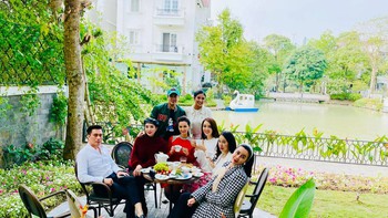 Quỳnh Nga, Việt Anh thân thiết tại biệt thự mới của Lã Thanh Huyền